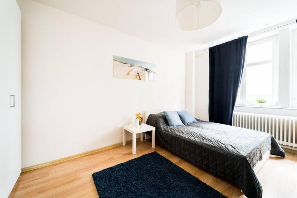 3 Rooms Big Apartment - 150 M Town Hall - Nice Design Wroclaw Bagian luar foto