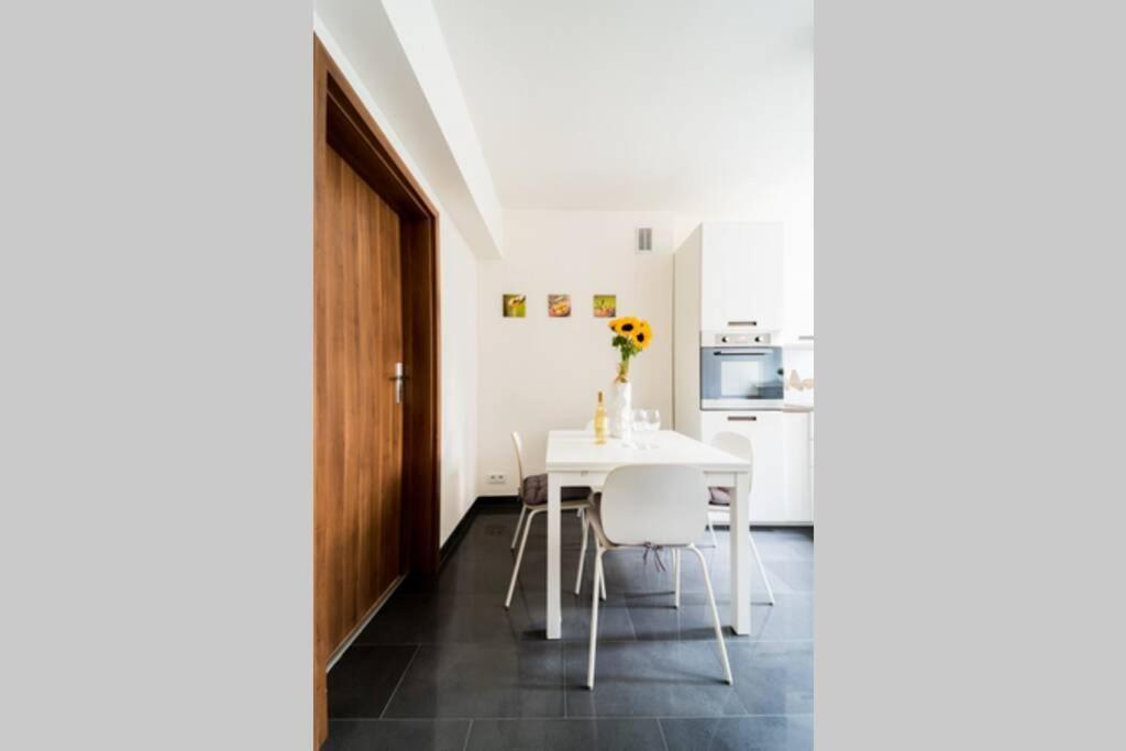 3 Rooms Big Apartment - 150 M Town Hall - Nice Design Wroclaw Bagian luar foto
