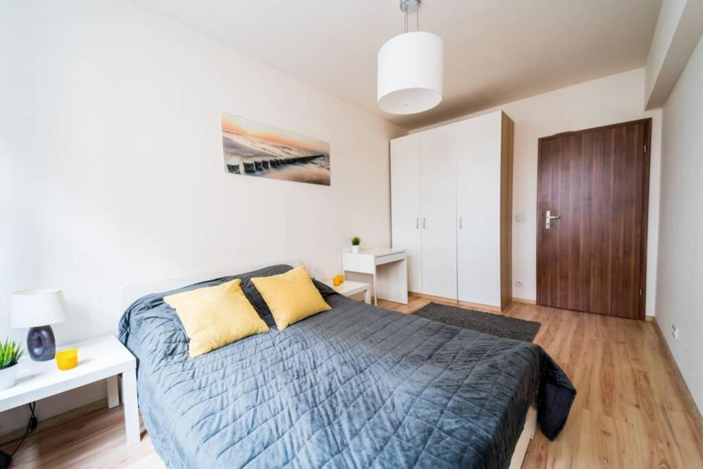 3 Rooms Big Apartment - 150 M Town Hall - Nice Design Wroclaw Bagian luar foto